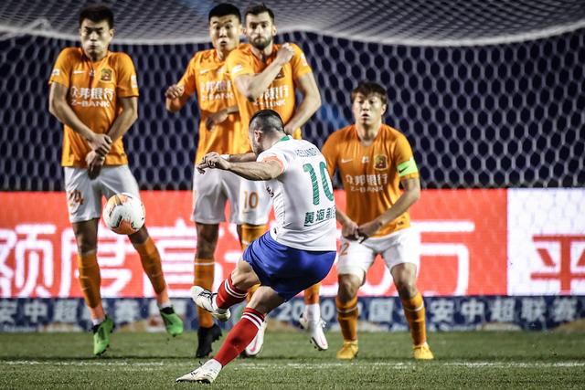 迪亚斯大放异彩，拜仁大胜莱比锡6-0